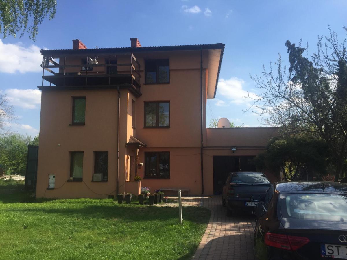 Apartmán Samodzielny Pokoj W Wygodnym Domu Z Parkingiem Piaseczno  Exteriér fotografie