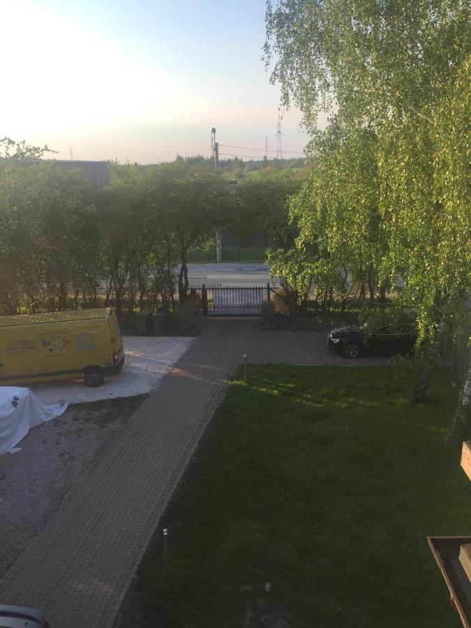 Apartmán Samodzielny Pokoj W Wygodnym Domu Z Parkingiem Piaseczno  Exteriér fotografie