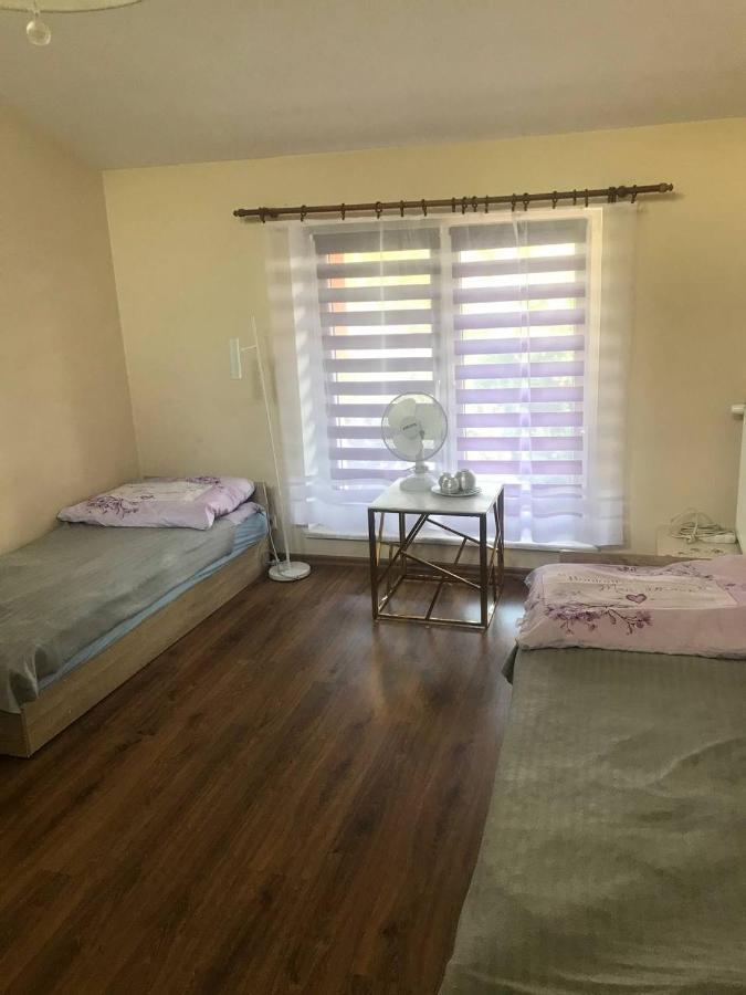 Apartmán Samodzielny Pokoj W Wygodnym Domu Z Parkingiem Piaseczno  Exteriér fotografie